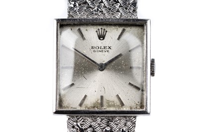 Lot 407 - Rolex: an 18ct white gold cased manual wind lady's wristwatch