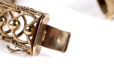 Lot 116 - A 1970's Postmodernist style 18ct gold bracelet