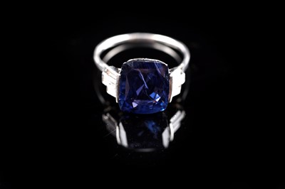 Lot 525 - An Art Deco Burmese sapphire and diamond ring