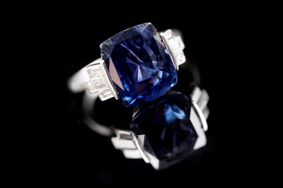 Lot 525 - An Art Deco Burmese sapphire and diamond ring