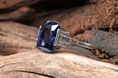 Lot 525 - An Art Deco Burmese sapphire and diamond ring