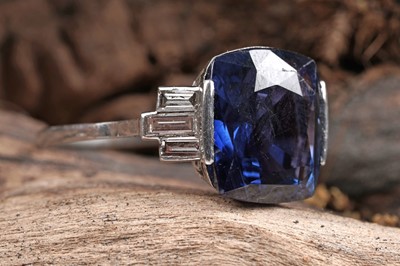 Lot 525 - An Art Deco Burmese sapphire and diamond ring