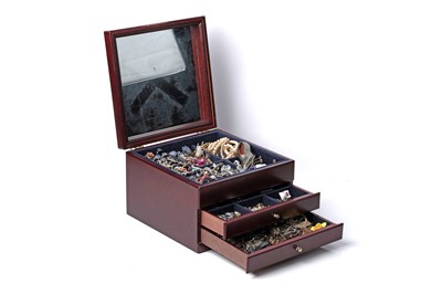 Lot 218 - A modern jewellery casket containing a large collection of costume jewellery