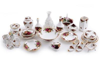 Lot 239 - A collection of Royal Albert ‘Old Country Rose’ and other ceramics