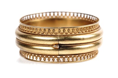 Lot 511 - A fine Victorian yellow gold bangle