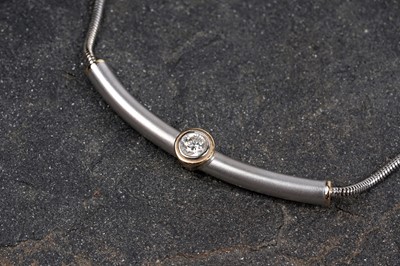 Lot 512 - A modern diamond necklace