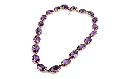 Lot 513 - A Victorian amethyst riviera necklace