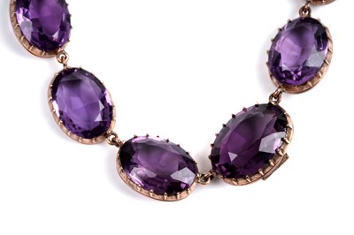 Lot 513 - A Victorian amethyst riviera necklace