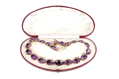 Lot 513 - A Victorian amethyst riviera necklace