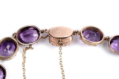 Lot 513 - A Victorian amethyst riviera necklace