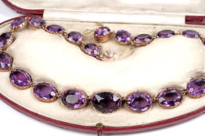 Lot 513 - A Victorian amethyst riviera necklace