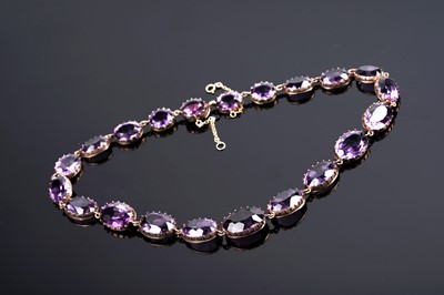 Lot 513 - A Victorian amethyst riviera necklace