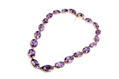 Lot 513 - A Victorian amethyst riviera necklace