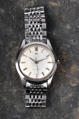 Lot 437 - Omega Seamaster: a stainless steel cased automatic wristwatch