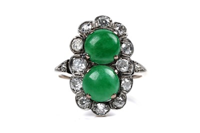 Lot 595 - An early 20th Century jade and diamond ring