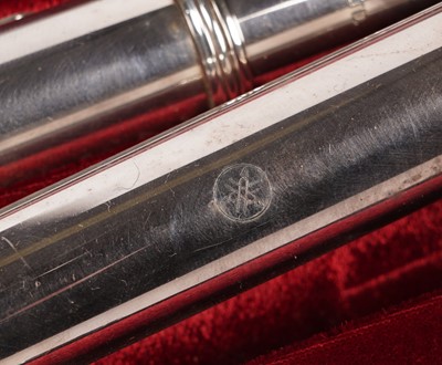 Lot 16 - A Yamaha YFL 211S flute