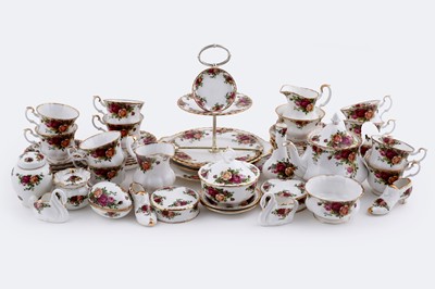 Lot 242 - A selection of Royal Albert ‘Old Country Rose’ ceramics