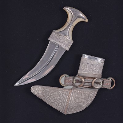 Lot 113 - A presentation dagger (Jambiyya) and sheath