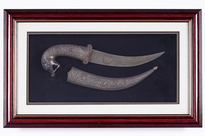 Lot 115 - A presentation dagger (Jambiyya)