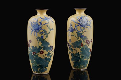 Lot 849 - A pair of Gonda Hirosuke studio cloisonne vase