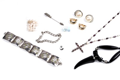Lot 100 - Costume jewellery including: an Art Deco jabot pin