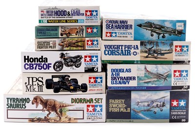Lot 860 - A collection of ten various scale Tamiya model kits