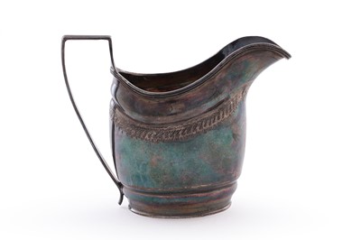 Lot 113 - A George III small silver cream jug