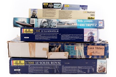 Lot 875 - A collection of seven boxed Heller model kits