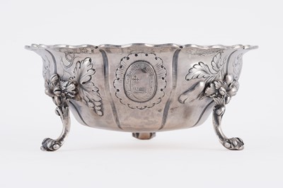 Lot 50 - An early Victorian silver sugar bowl