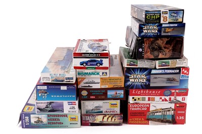 Lot 888 - A collection of eighteen boxed model kits