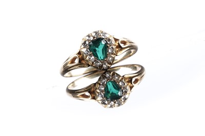 Lot 589 - A Victorian garnet-topped-doublet and diamond ring