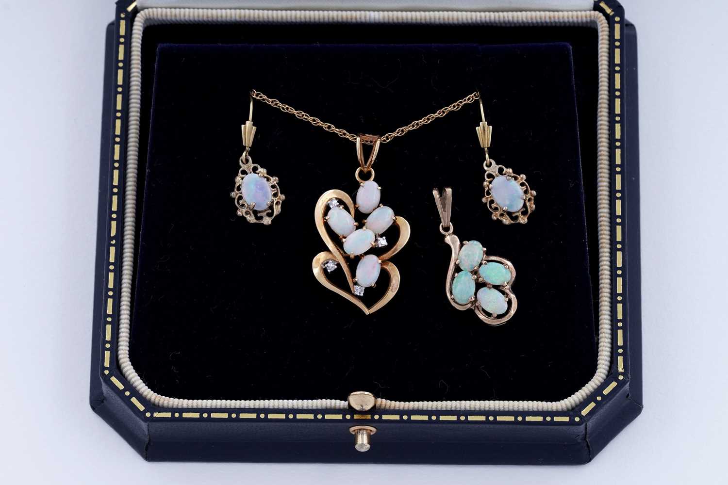 Lot 45 - Contemporary opal jewellery, including: an 18ct gold opal and diamond pendant necklace