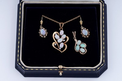 Lot 45 - Contemporary opal jewellery, including: an 18ct gold opal and diamond pendant necklace