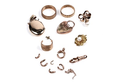 Lot 103 - 9ct rose and yellow gold jewellery items