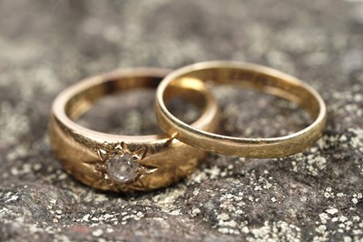 Lot 121 - Two Victorian gold rings