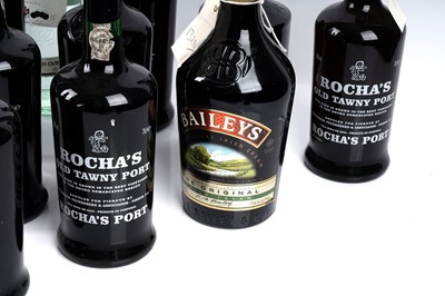 Lot 29 - A collection of alcohol