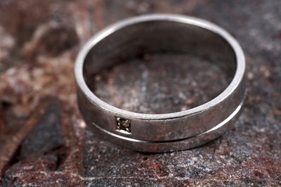 Lot 48 - A gentleman's single stone diamond and 9ct white gold ring