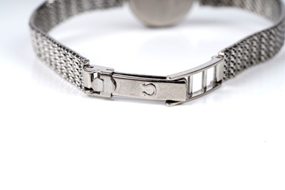 Lot 431 - Omega: an 18ct white gold cased lady's cocktail watch