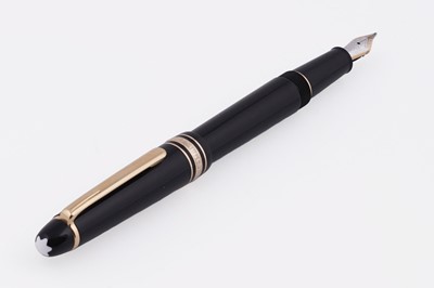 Lot 239 - A Montblanc Meisterstück fountain pen