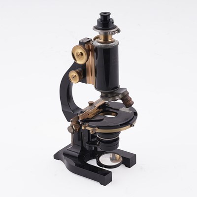 Lot 127 - An Ernst Leitz Wetzlar microscope