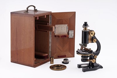 Lot 127 - An Ernst Leitz Wetzlar microscope