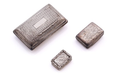 Lot 212 - A George III silver snuff box; and two vinaigrettes