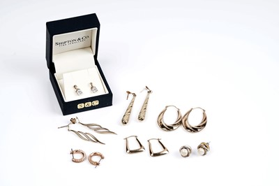 Lot 130 - Modern 9ct gold pendant earrings