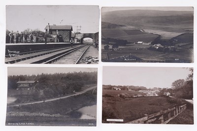 Lot 97 - A collection of loose postcards