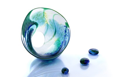 Lot 635 - A Jane Charles glass sculpture