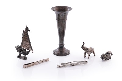 Lot 248 - Miscellaneous small silver