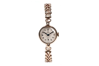 Lot 420 - Tudor: a 9ct yellow gold cased lady's cocktail watch