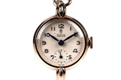 Lot 420 - Tudor: a 9ct yellow gold cased lady's cocktail watch