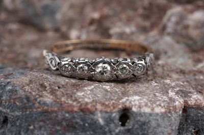 Lot 101 - A five-stone diamond ring