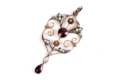 Lot 13 - An Edwardian Gothic Revival openwork pendant